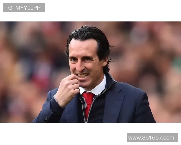 足球明星的奢华生活与节俭理财之间的真实对比探讨